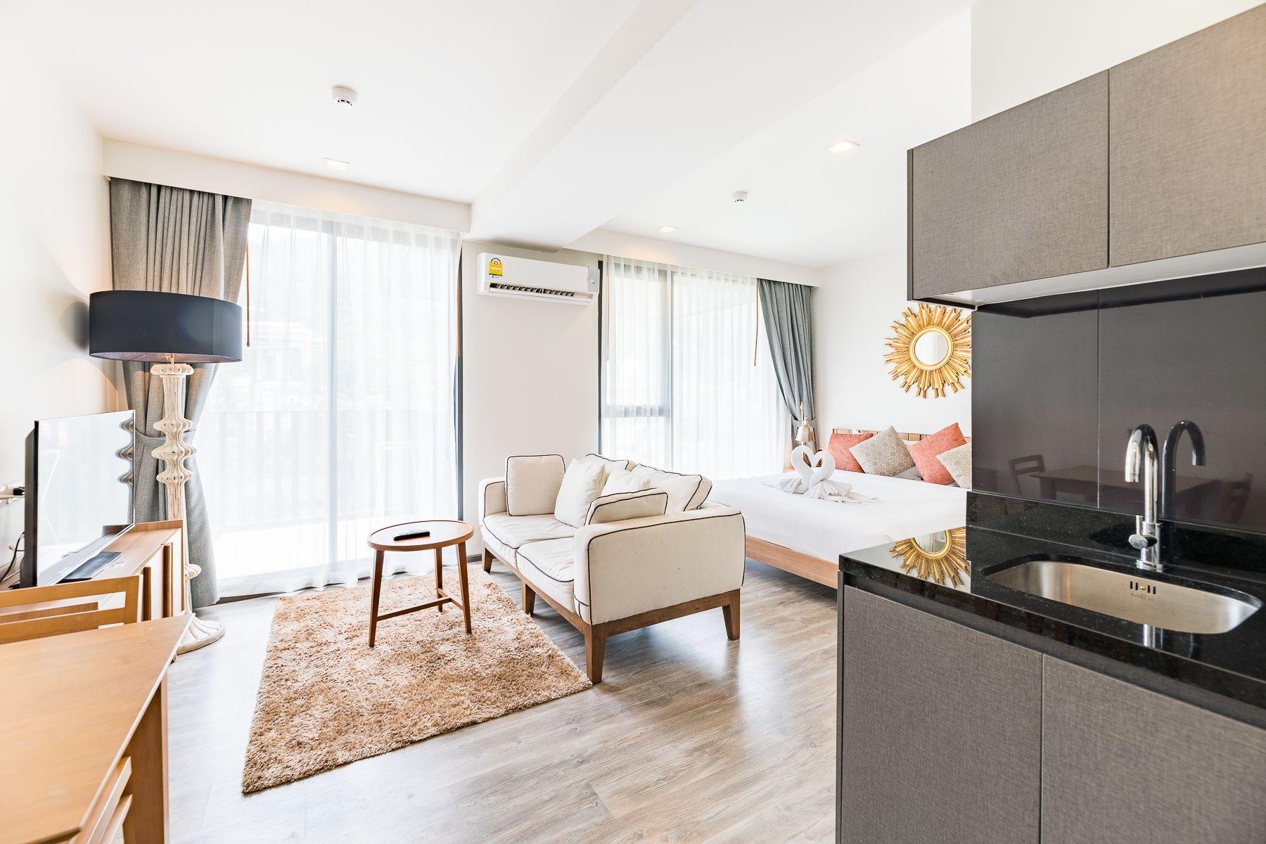The Deck Condo Patong By Vip ภายนอก รูปภาพ