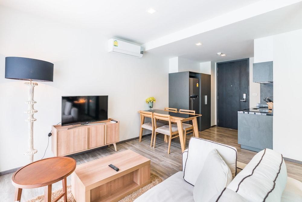 The Deck Condo Patong By Vip ภายนอก รูปภาพ