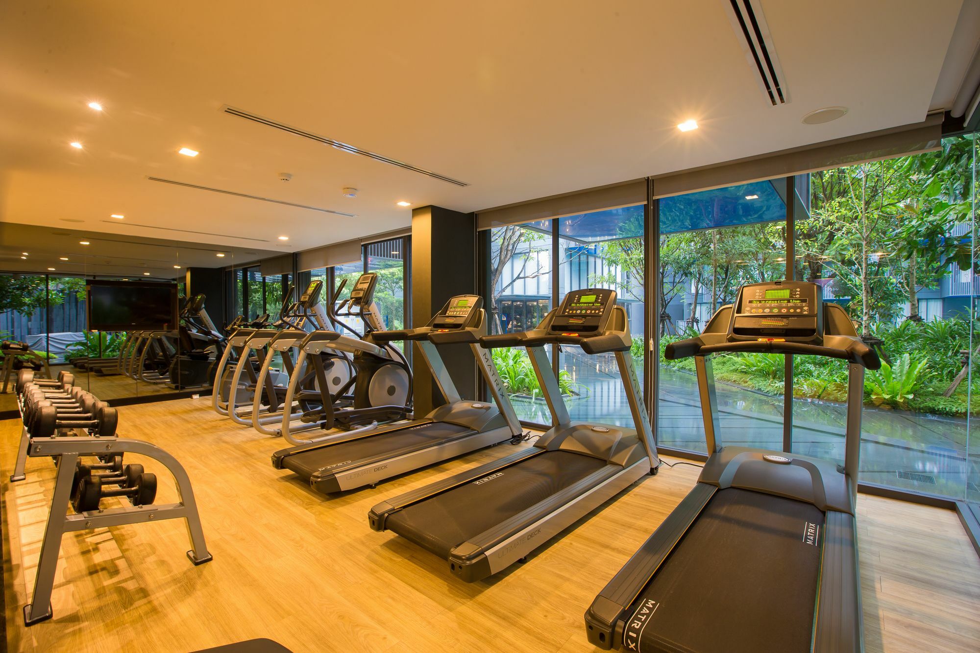 The Deck Condo Patong By Vip ภายนอก รูปภาพ